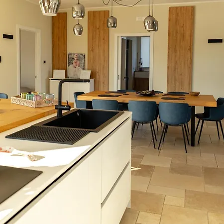 Santo Spirito A 5 Minuti Da 오트란토